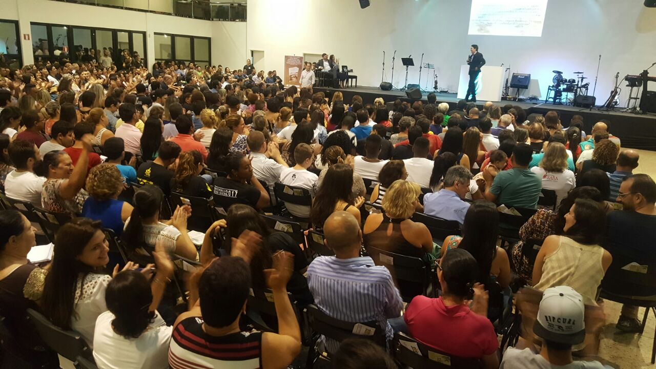 Bispo Rodovalho fala sobre plenitude e batalhas da vida em Conferências por Ribeirão Preto/SP